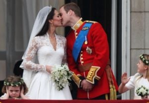 royal-wedding-kiss