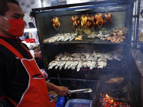 you-can-buy-everything-from-grilled-meats-to-hot-noodle-dishes-like-pad-thai-on-the-street