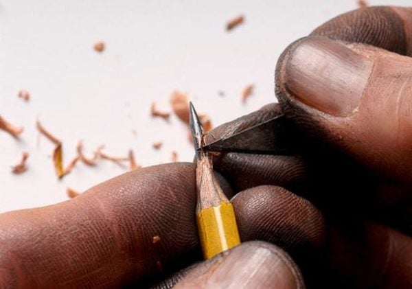 carving-a-lead-pencil-tip