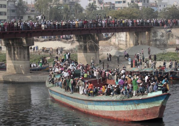 dhaka-bangladesh-travel-by-water