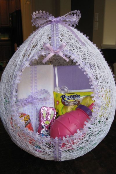 10 string egg easter baskets