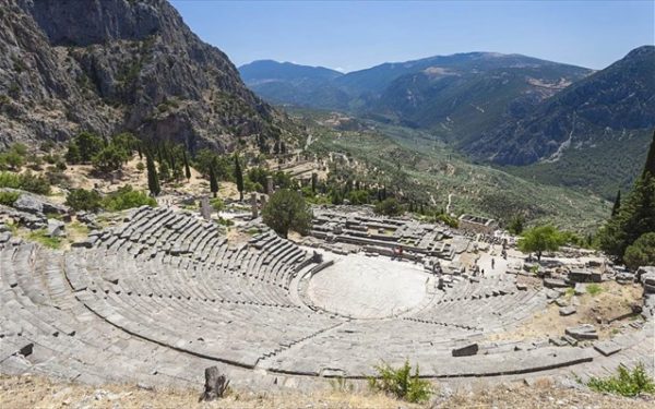 arxaio theatro delfon