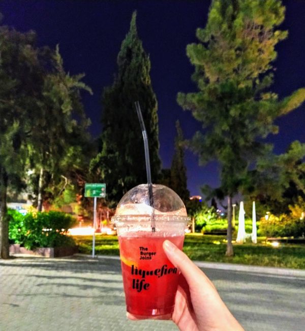 Frozen Strawberry Margarita από το burger Joint