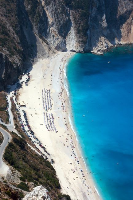 Η συγκλονιστική παραλία της Κεφαλονιάς, Μύρτος