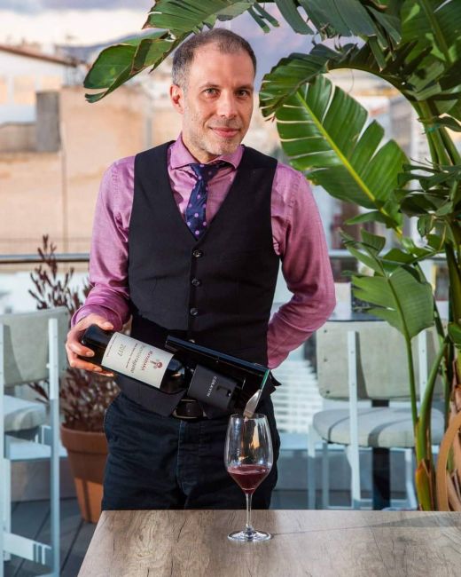 Ο head sommelier Βασίλης Παπαδόπουλος, μας προτείνει τις καλύτερες ελληνικές ετικέτες κρασιών.