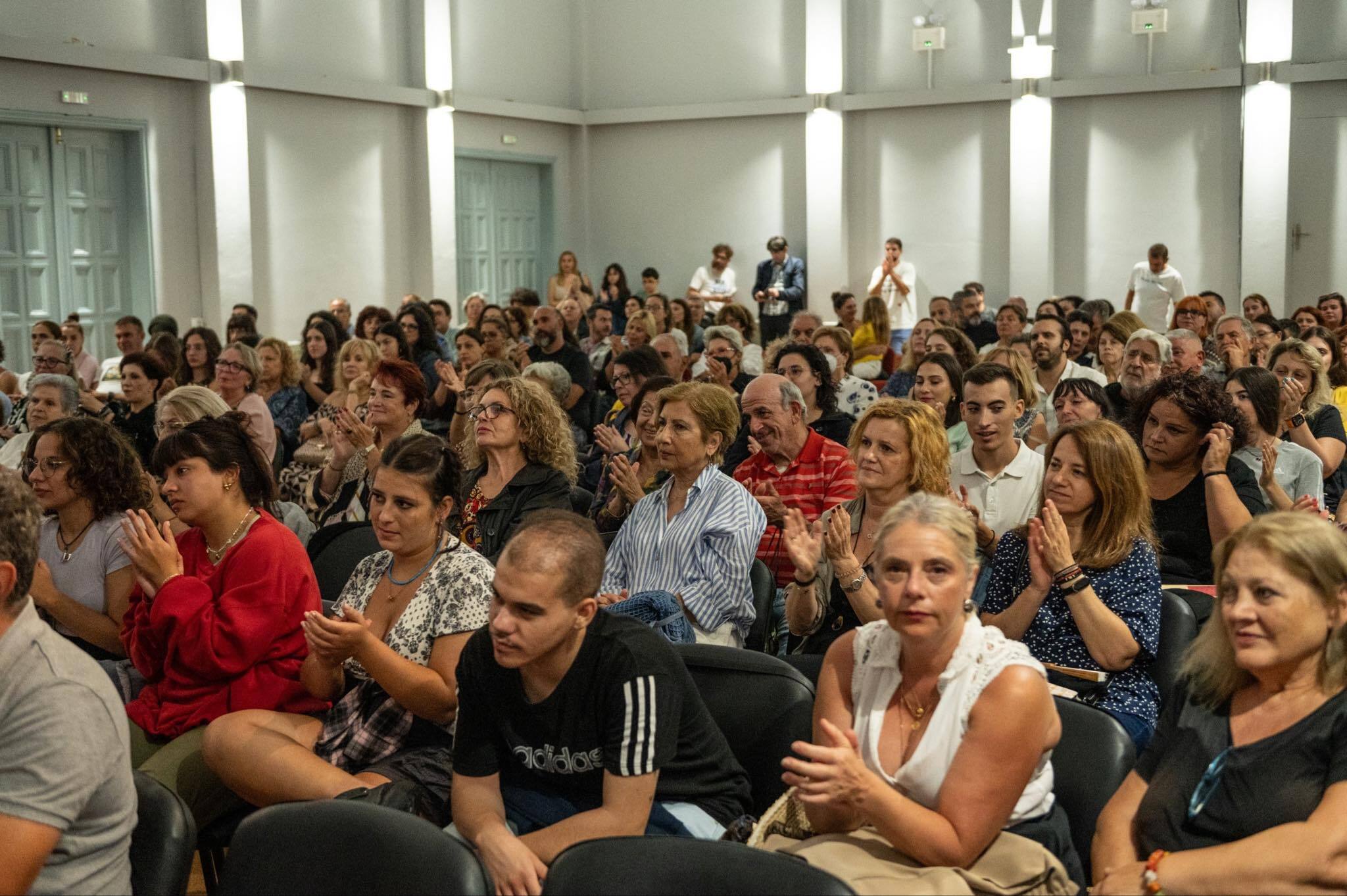 Το κοινό του Θεατρικού Φεστιβάλ Ιθάκης συμμετέχει ενεργά στο Q&A μετά το τέλος κάθε παράστασηςΦωτογραφία: Τηλέμαχος Μαρκαντώνης